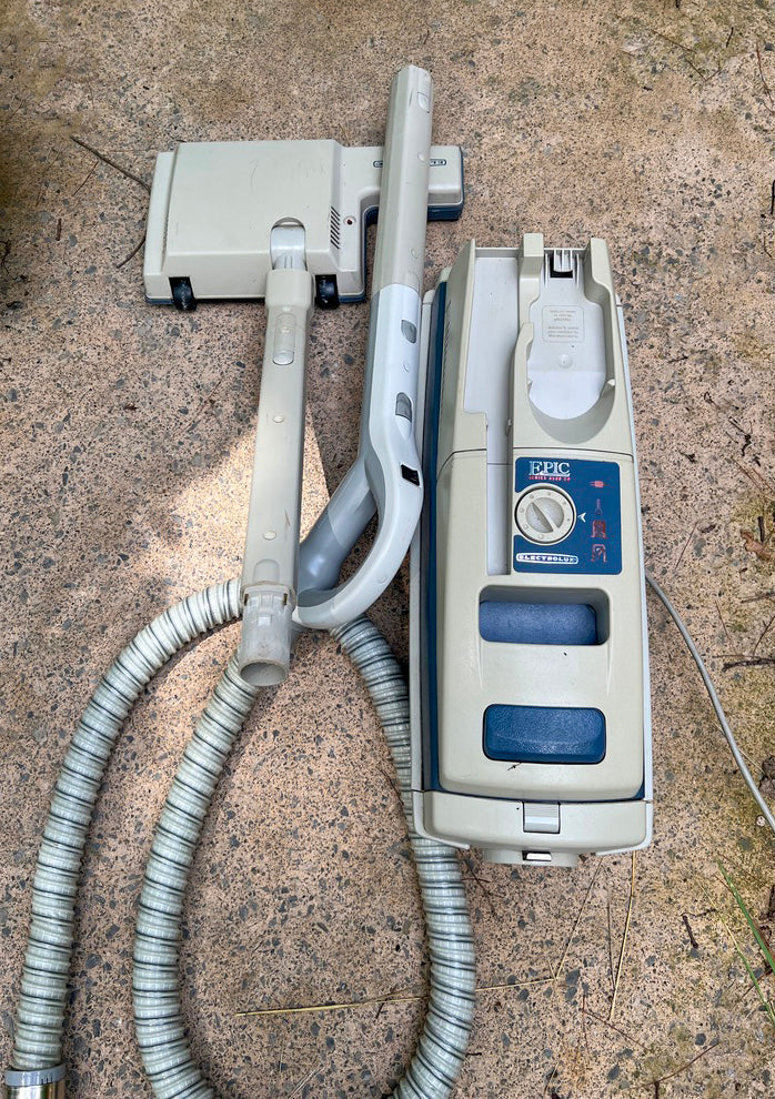 Electrolux EPIC Series 6500 SR Canister Vacuum Cleaner - pick up