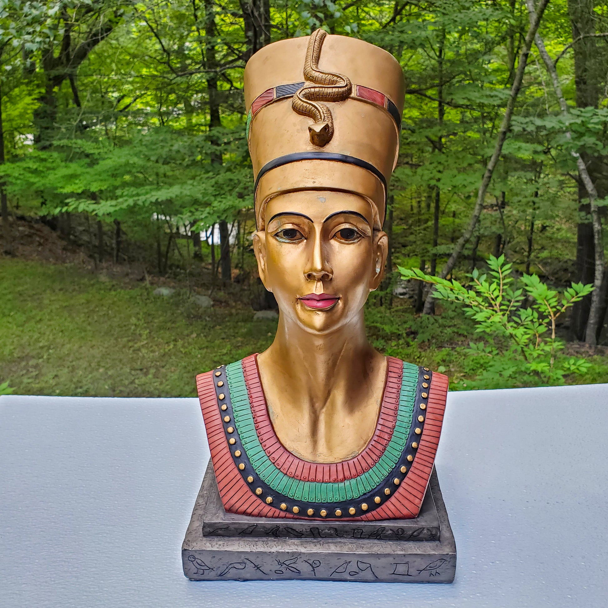 Large Queen Nefertiti Bust