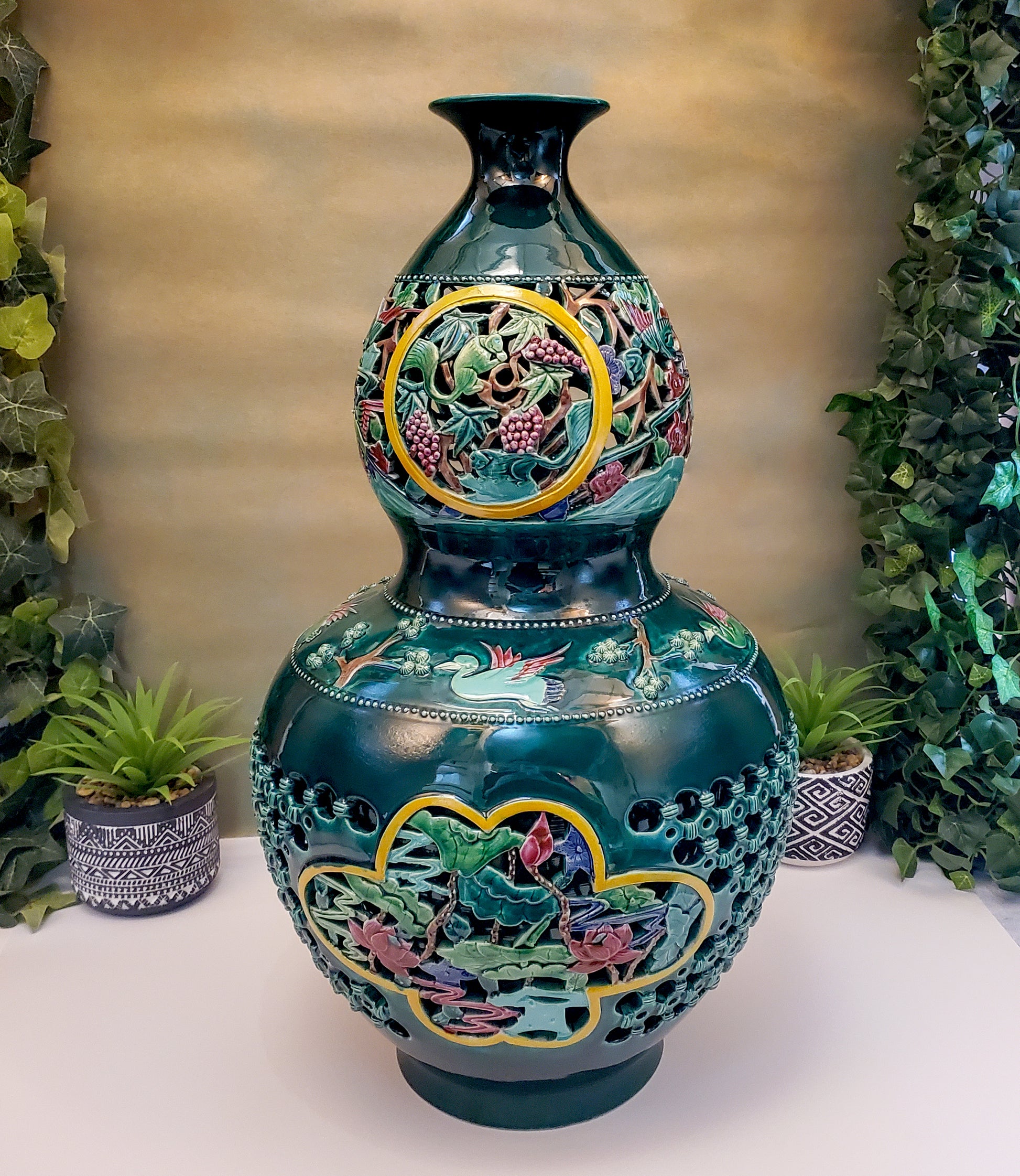 Large Chinese Vintage Vase