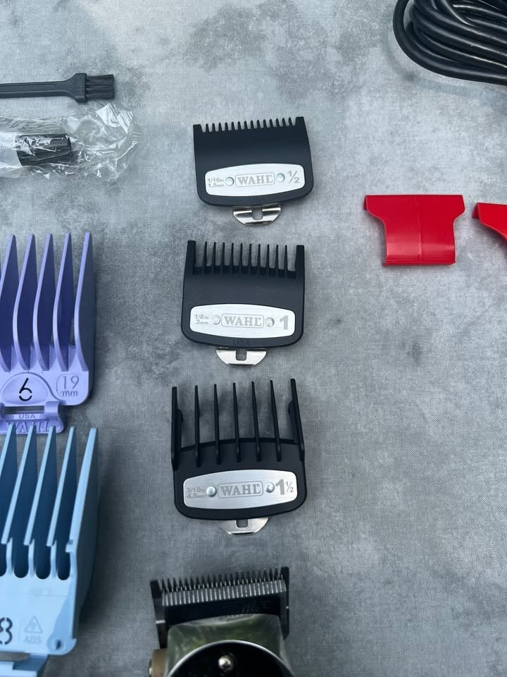 Wahl Professional 5-Star Series Cordless Senior Clipper + Additional Guard Sets