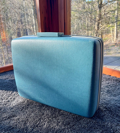 Vintage Aqua Blue 1960's Royal Traveller Medalist Hard Case Suitcase Luggage W/Key