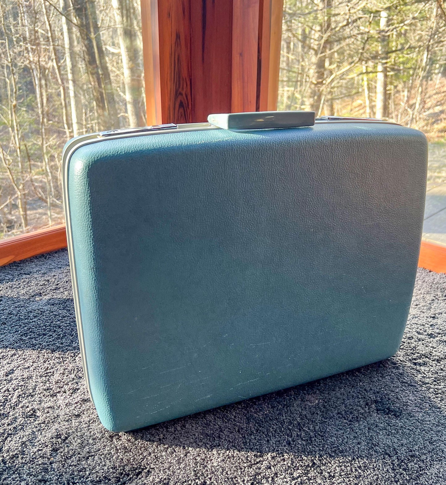 Vintage Aqua Blue 1960's Royal Traveller Medalist Hard Case Suitcase Luggage W/Key