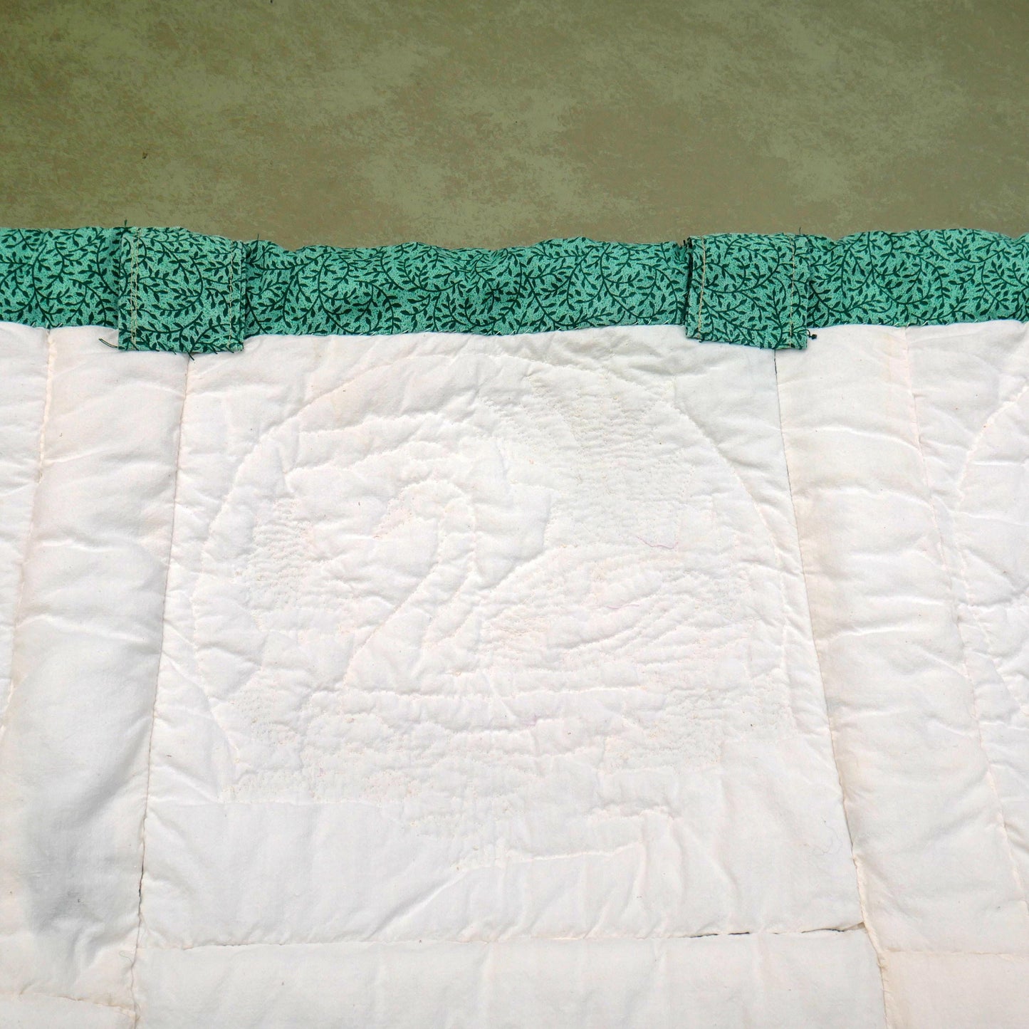 39"x39" Vintage Handcrafted Wildlife Embroidered Quilt Wall Hanging