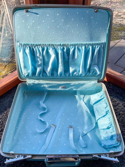 Vintage Aqua Blue 1960's Royal Traveller Medalist Hard Case Suitcase Luggage W/Key
