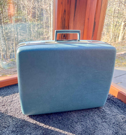 Vintage Aqua Blue 1960's Royal Traveller Medalist Hard Case Suitcase Luggage W/Key