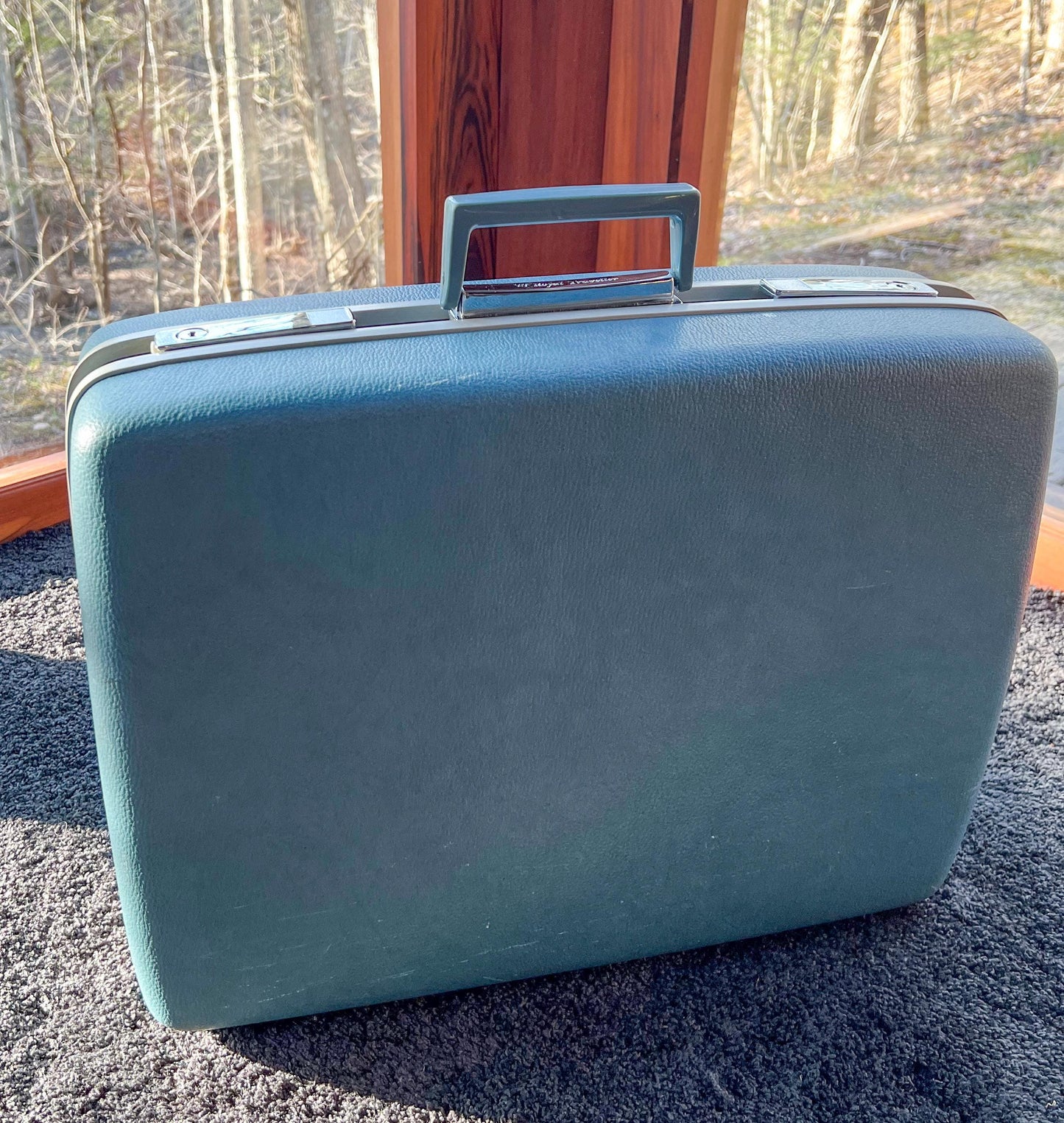 Vintage Aqua Blue 1960's Royal Traveller Medalist Hard Case Suitcase Luggage W/Key