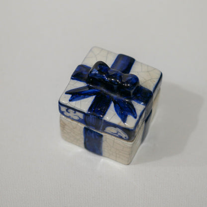Dedham Pottery Miniature Rabbit Square Trinket Jewelry Box with Blue Ribbon