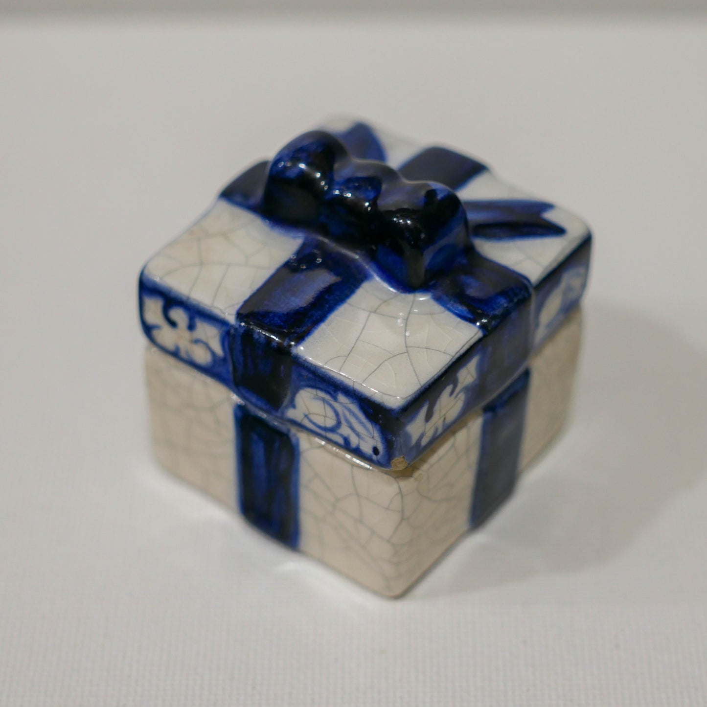 Dedham Pottery Miniature Rabbit Square Trinket Jewelry Box with Blue Ribbon