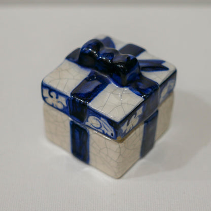 Dedham Pottery Miniature Rabbit Square Trinket Jewelry Box with Blue Ribbon