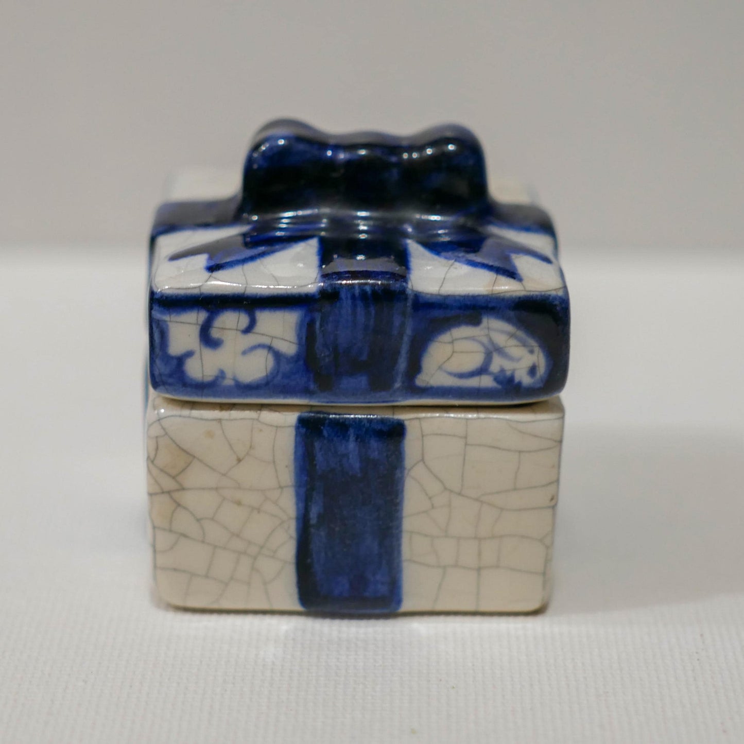 Dedham Pottery Miniature Rabbit Square Trinket Jewelry Box with Blue Ribbon