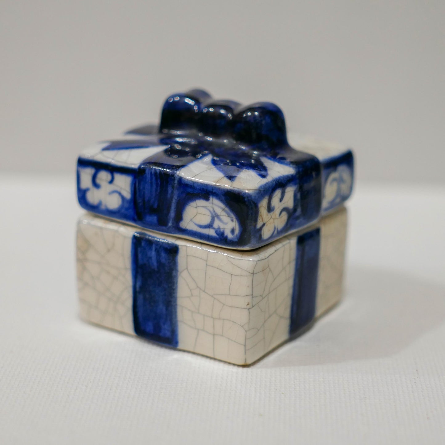Dedham Pottery Miniature Rabbit Square Trinket Jewelry Box with Blue Ribbon