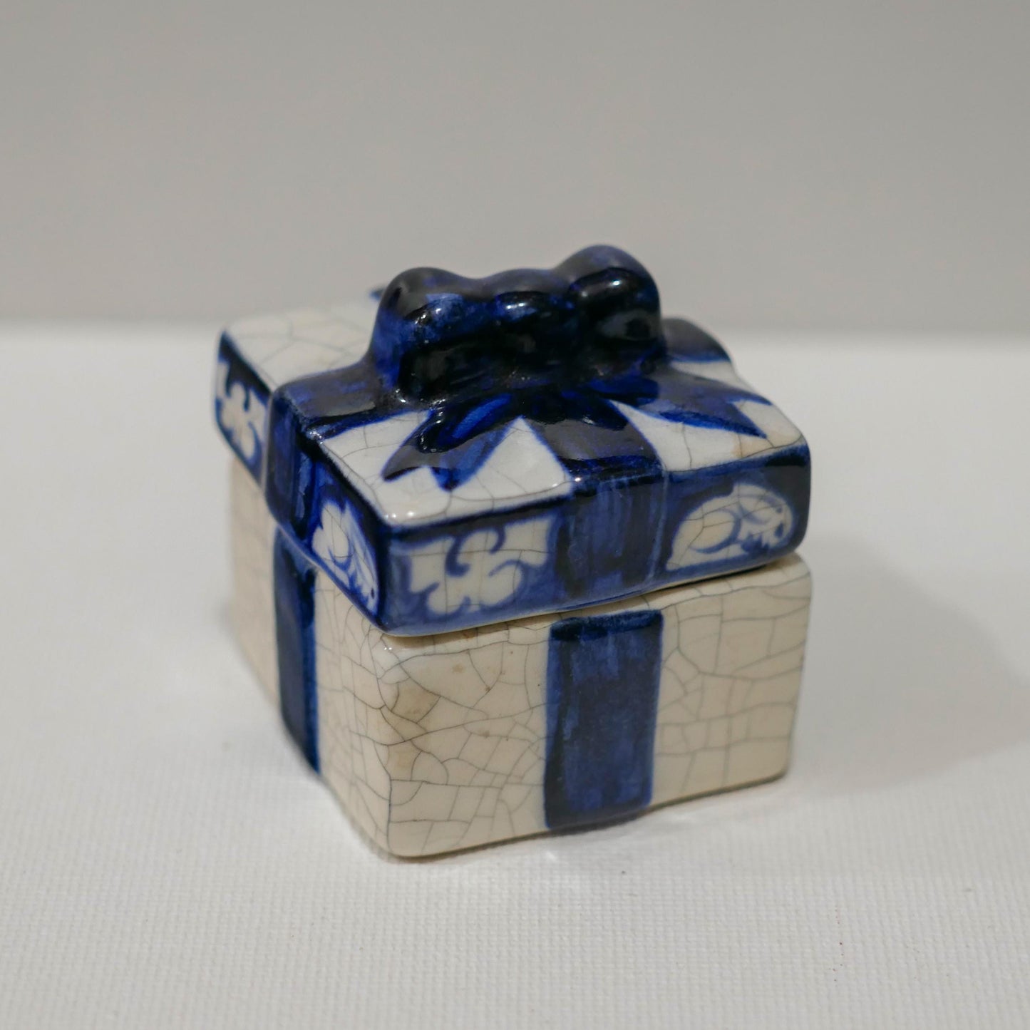Dedham Pottery Miniature Rabbit Square Trinket Jewelry Box with Blue Ribbon