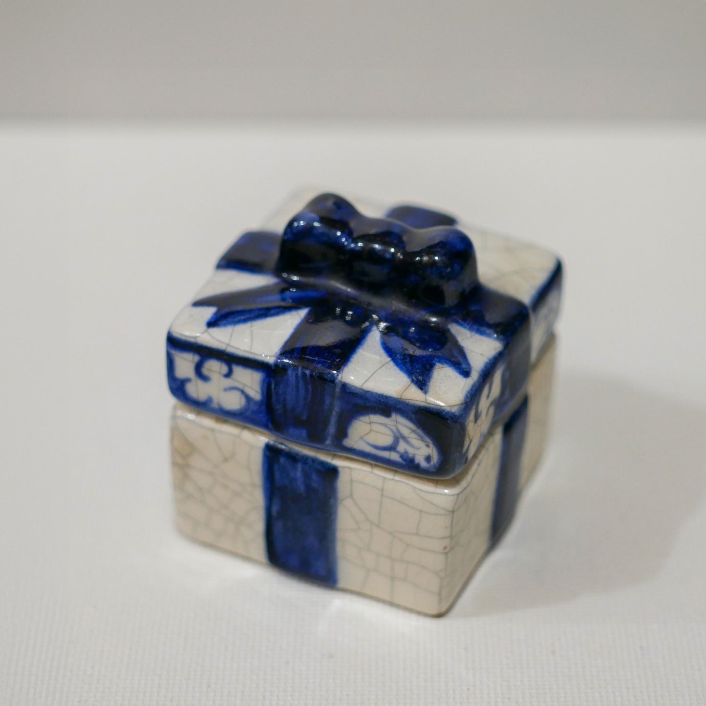 Dedham Pottery Miniature Rabbit Square Trinket Jewelry Box with Blue Ribbon