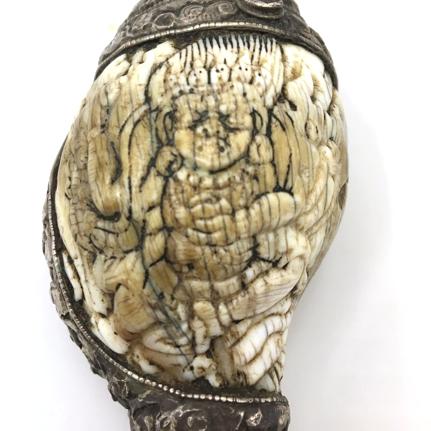 Conch shell Trumpet Mahakala Silver Repousse Gemstones Tibet 20th century