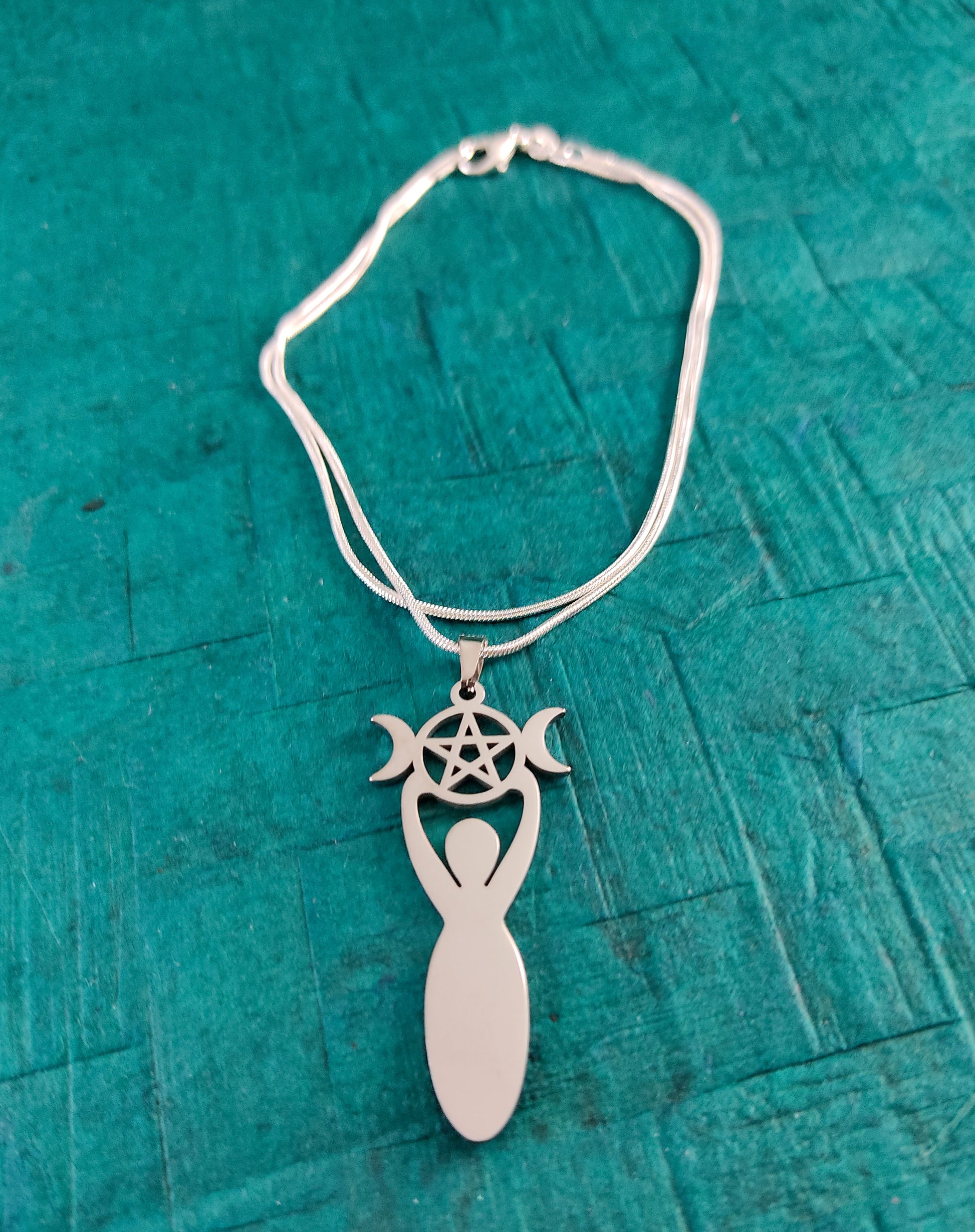 triple moon goddess amulet pendant silver necklace