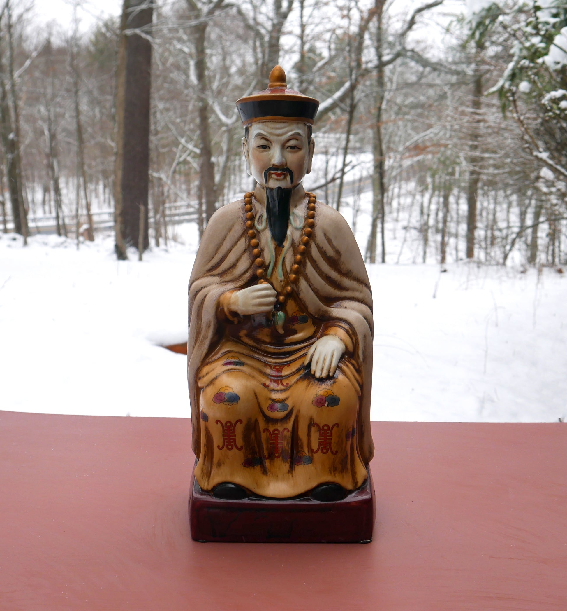 Hand Painted Ceramic Sitting Emperor with Chaozhu Necklace