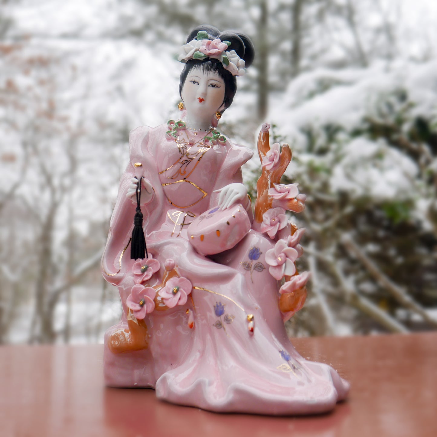 Porcelain Asian Geisha Statue